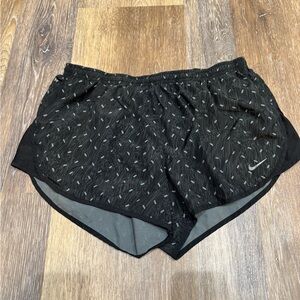 Nike Women's Black Patterned Athletic Shorts